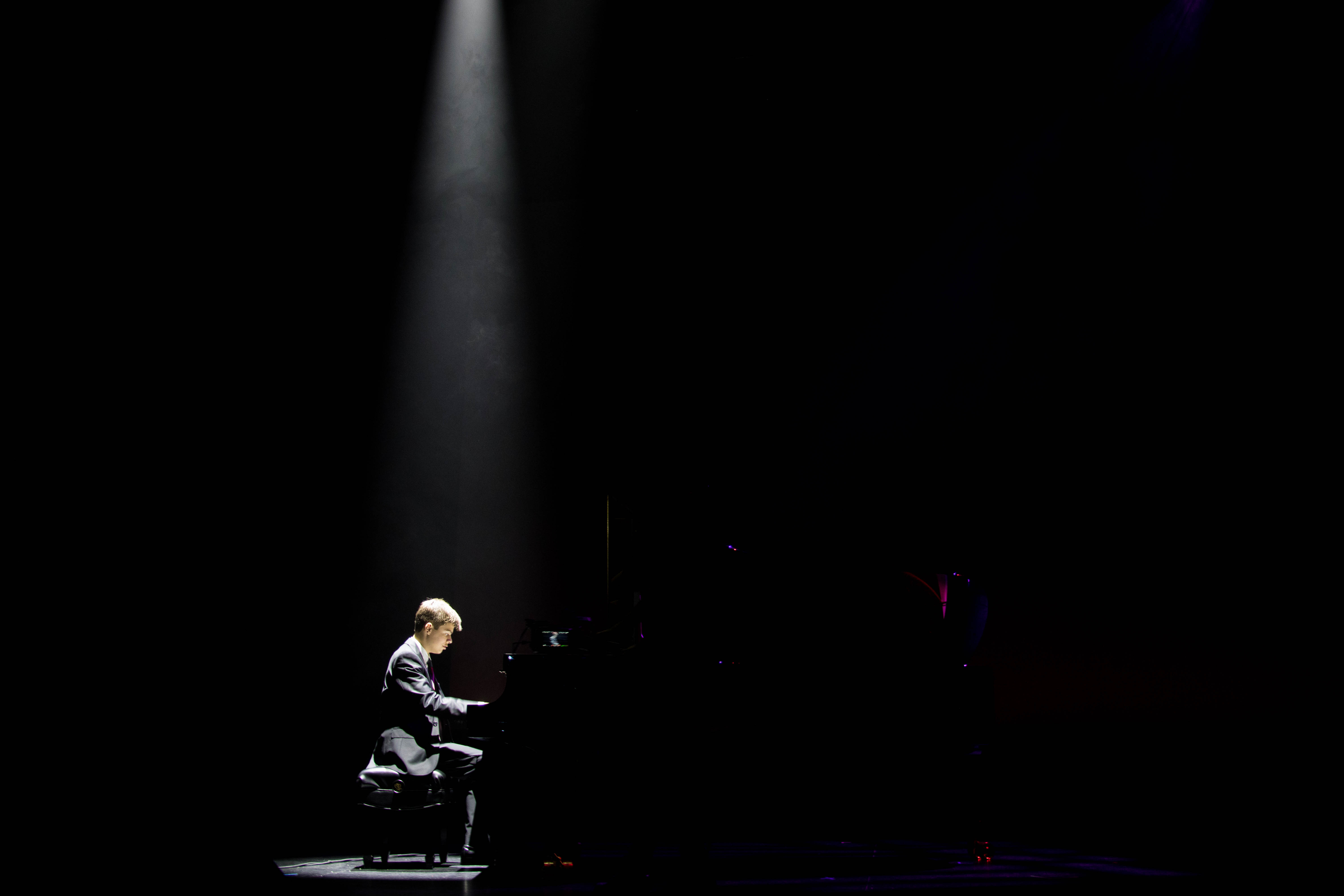 Michael Rainwater pianist silhouette performance